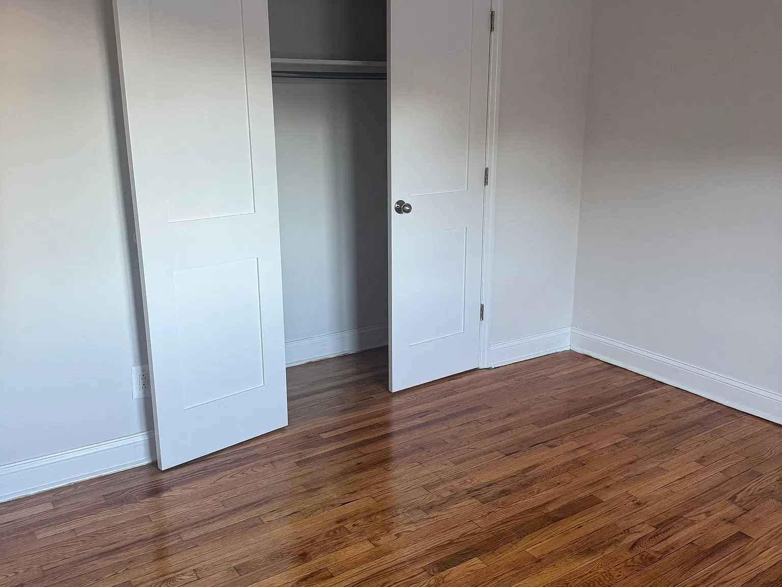 223rd Pl, Oakland Gardens — Photo 4
