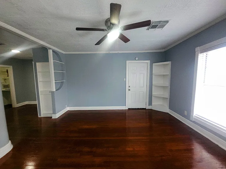 1904 W Main St #4 — Photo 4