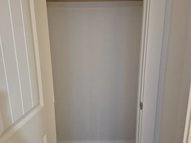 6830 N Columbia Way #1 — Photo 2