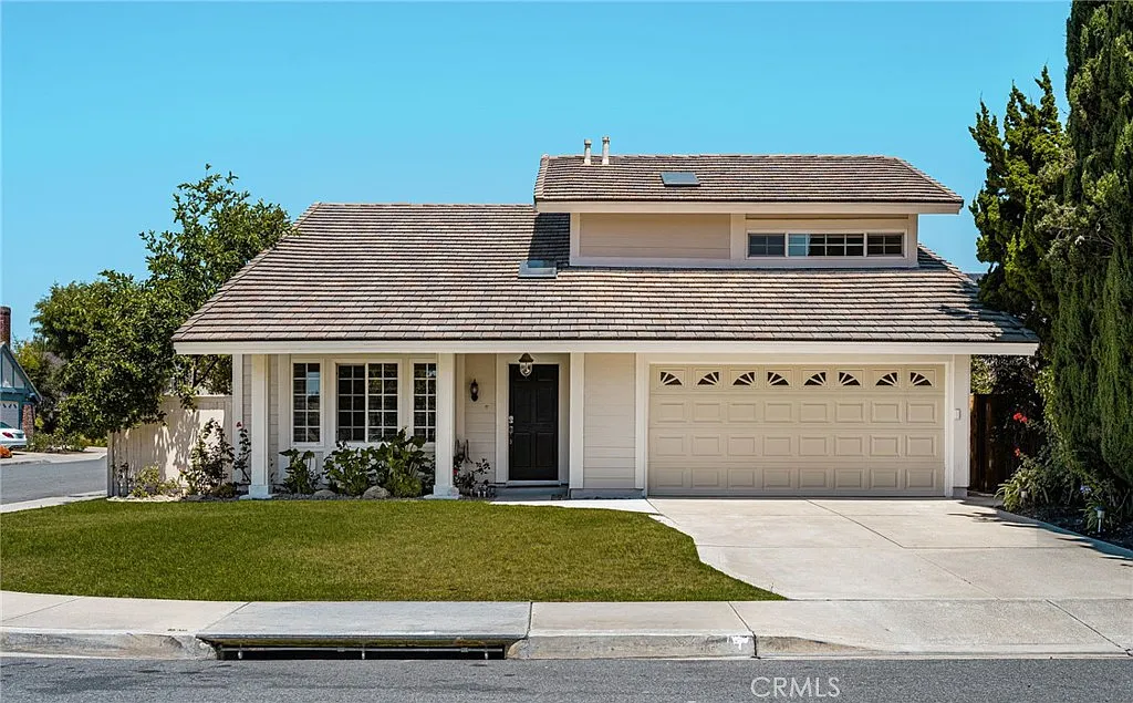 4 bed, 1971 sqft, $5,350 — Photo 1