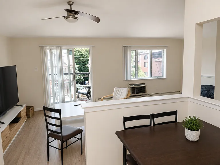 4652 Bedford Ave #3 — Photo 3