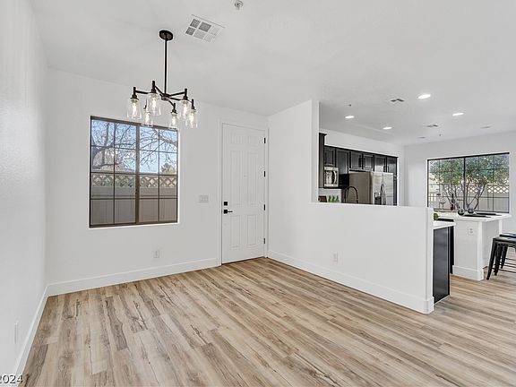 4th image of 6446 Buttercup Creek St