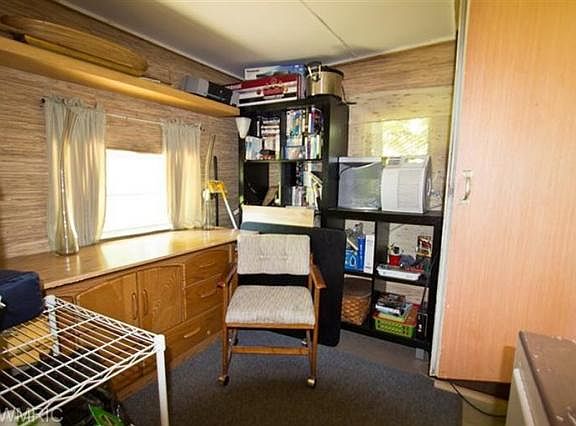5th image of 93532 Charles St