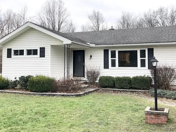 130 Ransom Rd, Lancaster, NY 14086