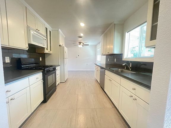 5th image of 7359 Lincoln Ave
