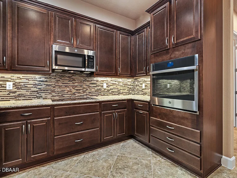 829 Pinewood Dr — Photo 11