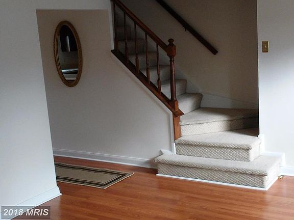 3rd image of 9303 Cabot Ct