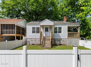 2402 Oaks Rd, New Bern, NC 28560