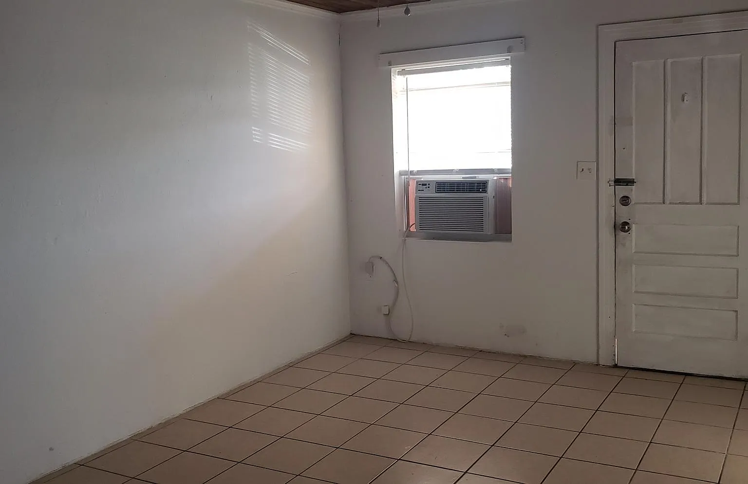 2 bed, $1,000 — Photo 2