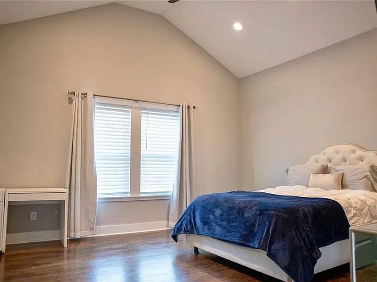 1005 Birch St — Photo 12
