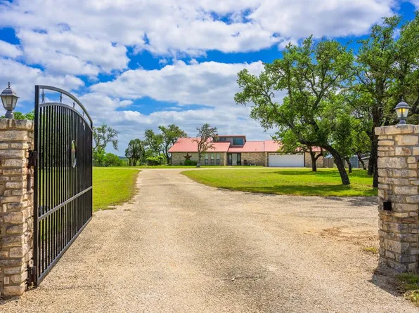 5013 Zenner Ahrens Rd, Fredericksburg, TX 78028