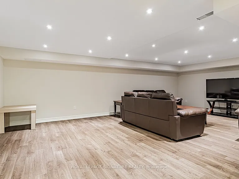 7 Blaine Dr — Photo 31