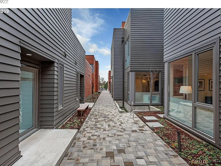 2035 SW Vermont St #2 — Photo 24