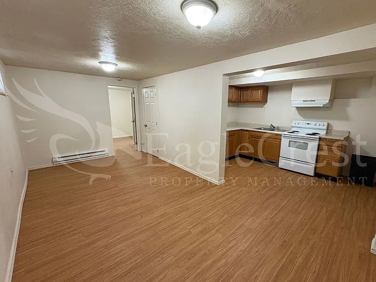 706 S College Ave — Photo 4