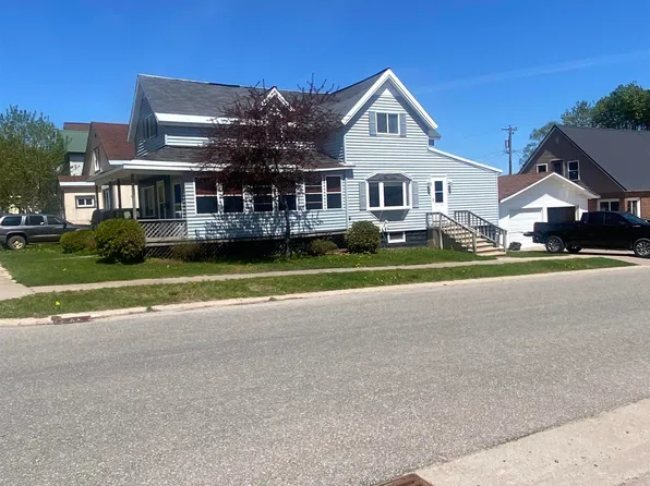 302 W Onota St, Munising, MI 49862