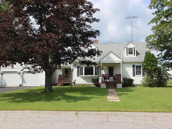 12 Daley Lane, Dixfield, ME 04224