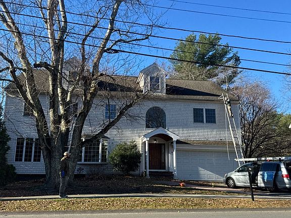 2nd image of 218 Lowell St