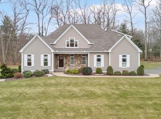 8 Brittanis Way, Ellington, CT 06029