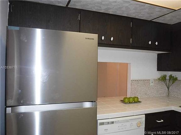 4th image of 100 Edgewater Dr APT 233