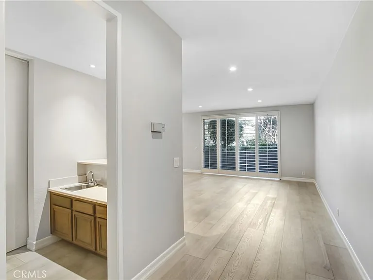 4949 Genesta Ave #104 — Photo 8