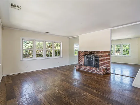 87-02 188th Street image 3 of 28