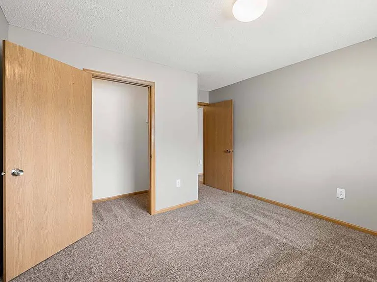 Highland View Apartments — Photo 174