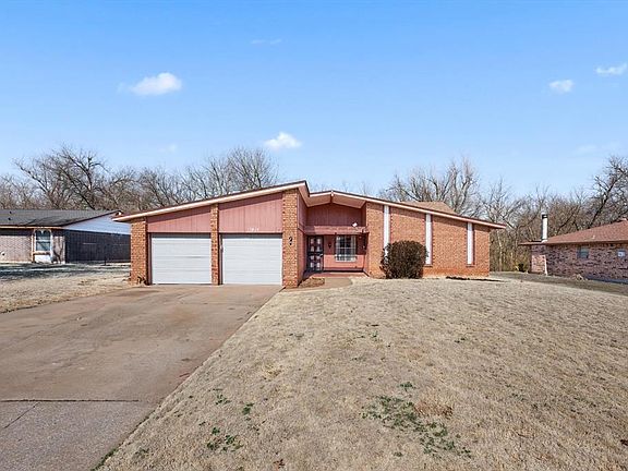 2nd image of 5013 NE 38th St