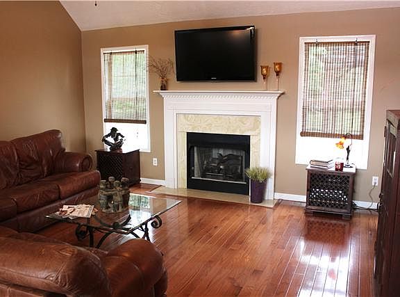 4th image of 81 Meadowland Dr