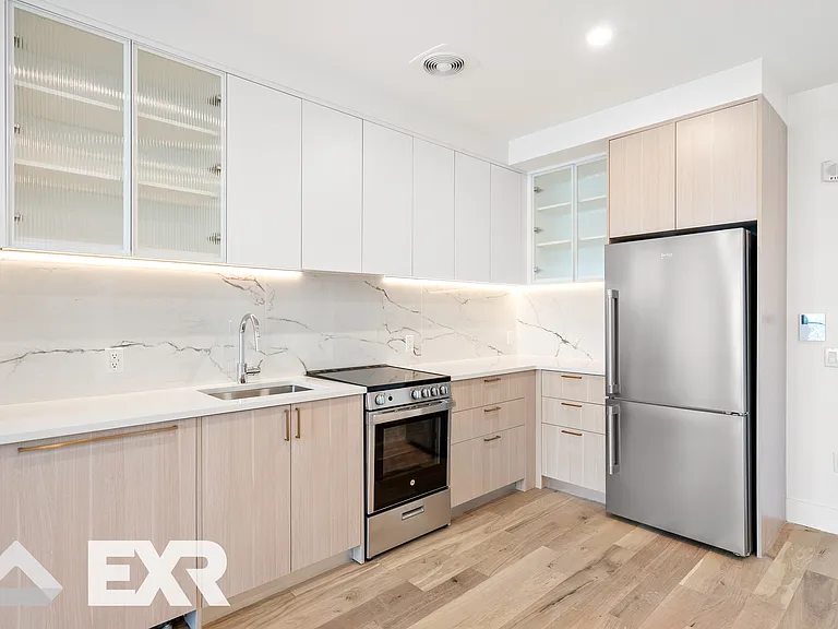 69 Adams St #18C — Photo 6