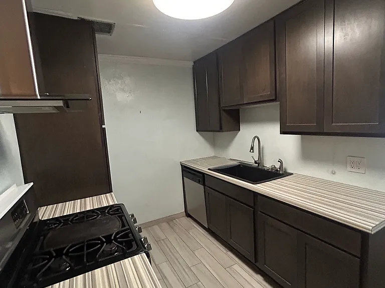 5008 N Miller Ave — Photo 3