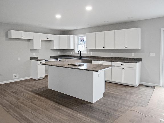 5th image of 3284 Bay Rd