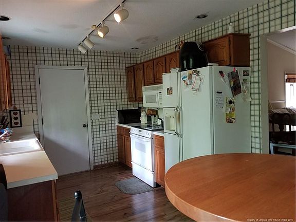 4th image of 1539 Louisiana Ln