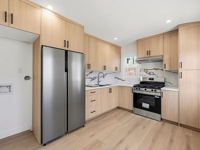 2817 Sycamore Ave — Photo 8