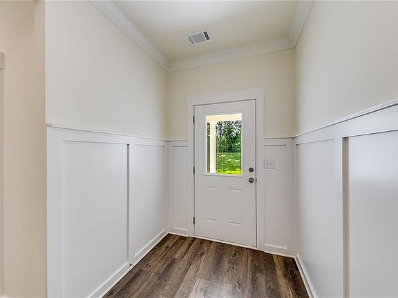 4th image of 411 Elwyn Barrett Rd