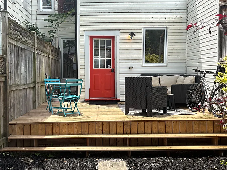 111 Carlaw Ave — Photo 22