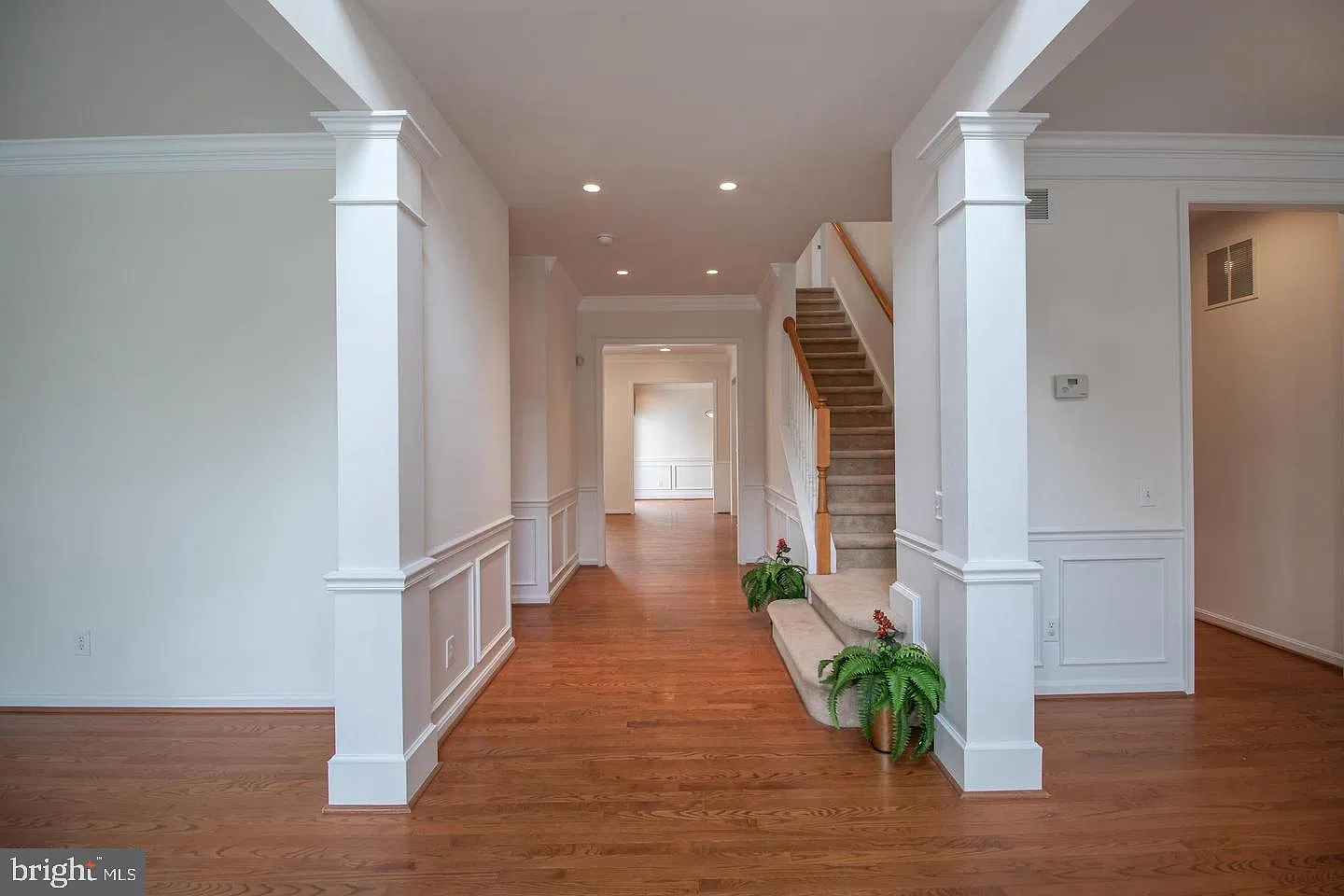 4 bed, 3.5 bath, 4305 sqft, $4,200 — Photo 3