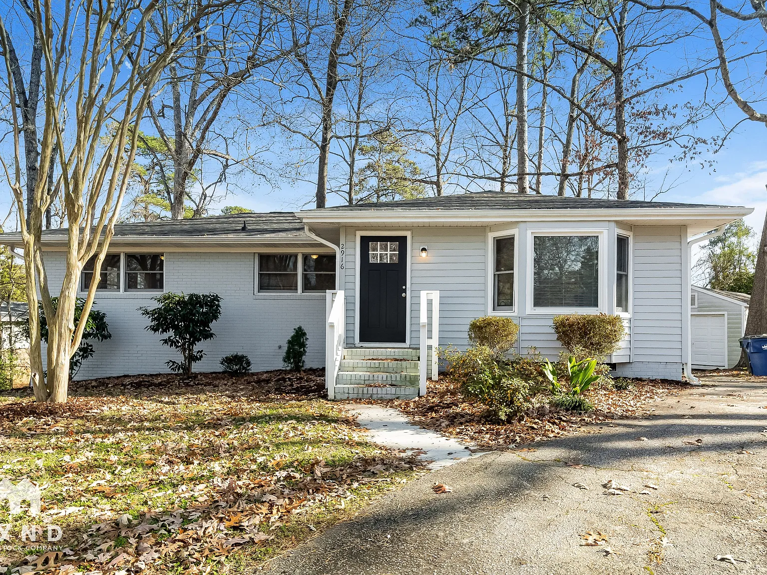 4 bed, 3.0 bath, 2324 sqft, $2,490 — Photo 1