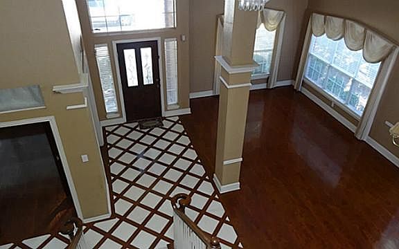 2nd image of 1325 Pinehurst Dr
