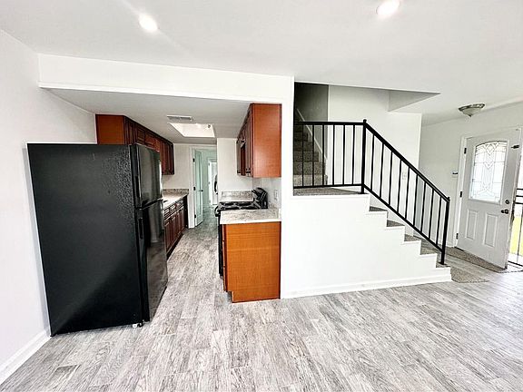 4th image of 5117 Lakeview Ct