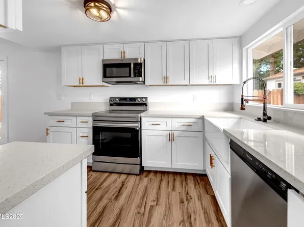 2508 Peartree Ln, Sparks, NV 89434