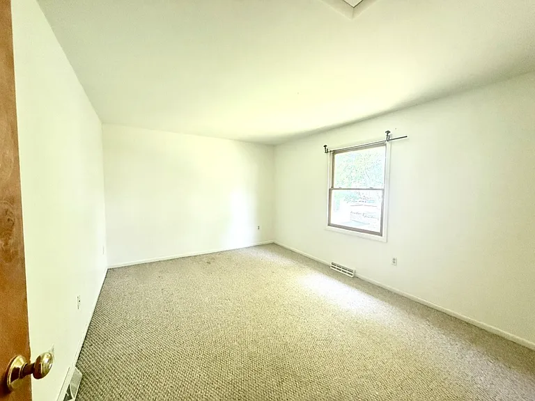 103 N Kelly Ave — Photo 9