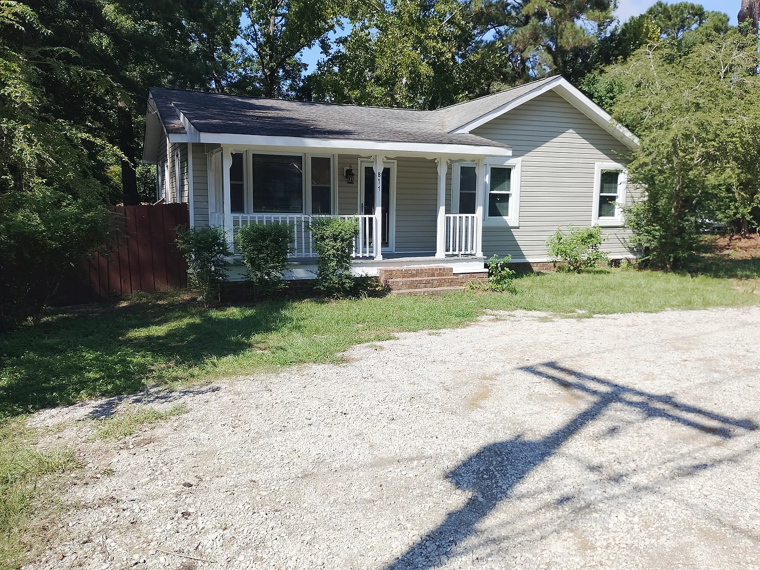 3 bed, 1106 sqft, $1,900 — Photo 1