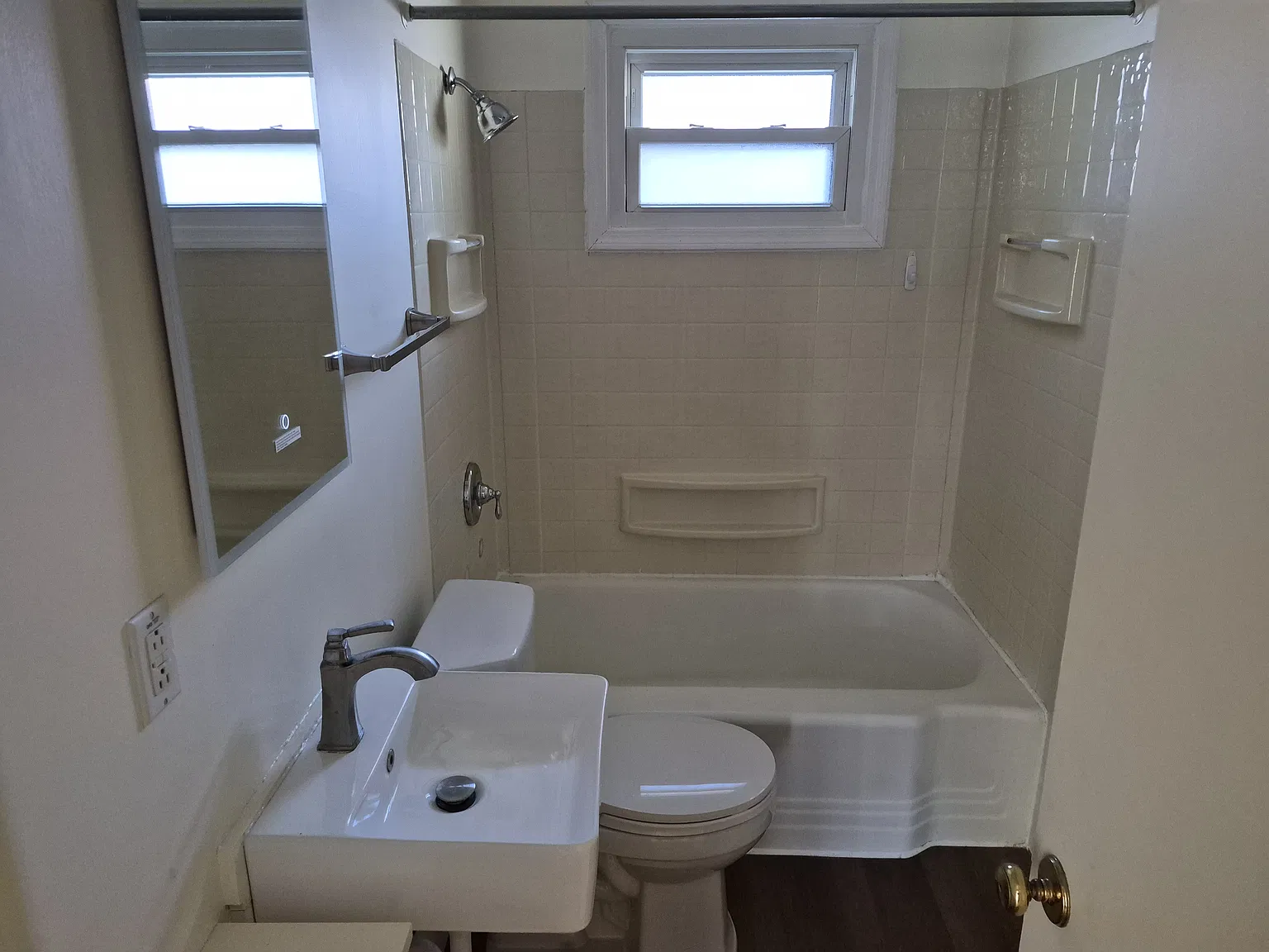 2 bed, $700 — Photo 4