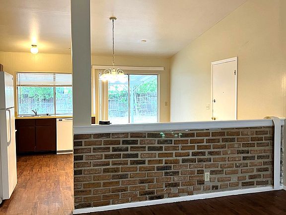 3rd image of 7603 Glen Vista Dr