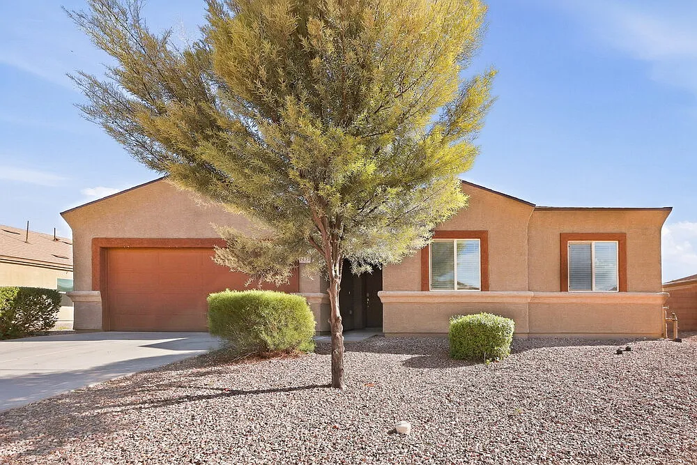 3 bed, 2.0 bath, 1793 sqft, $1,910 — Photo 1