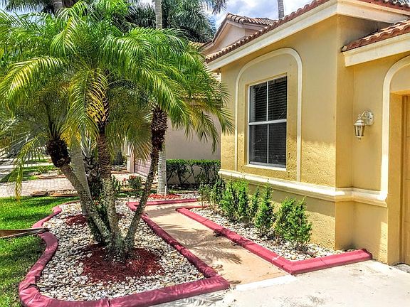 3rd image of 1635 Winterberry Ln