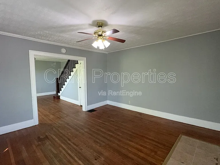 809 N Webster St — Photo 3