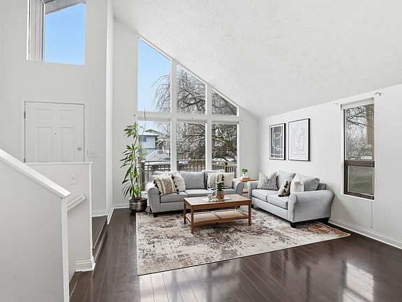 5th image of 4809 N Calvin Rd