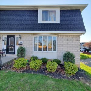 56 Harrogate Sq, Buffalo, NY, 14221