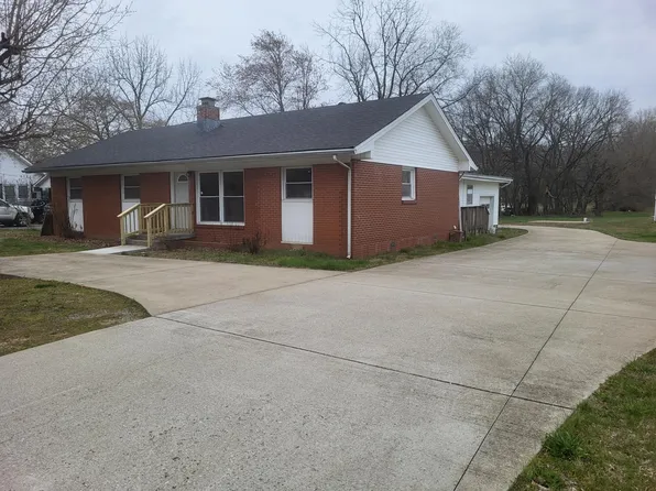 1320 E Main St, Waverly, TN 37185